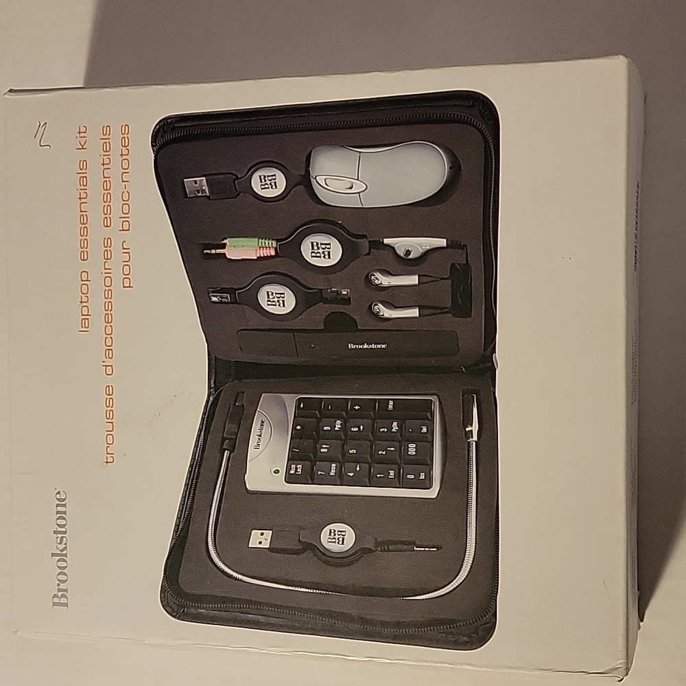 Brookstone LAPTOP Essentials Kit - Picture 5 of 7